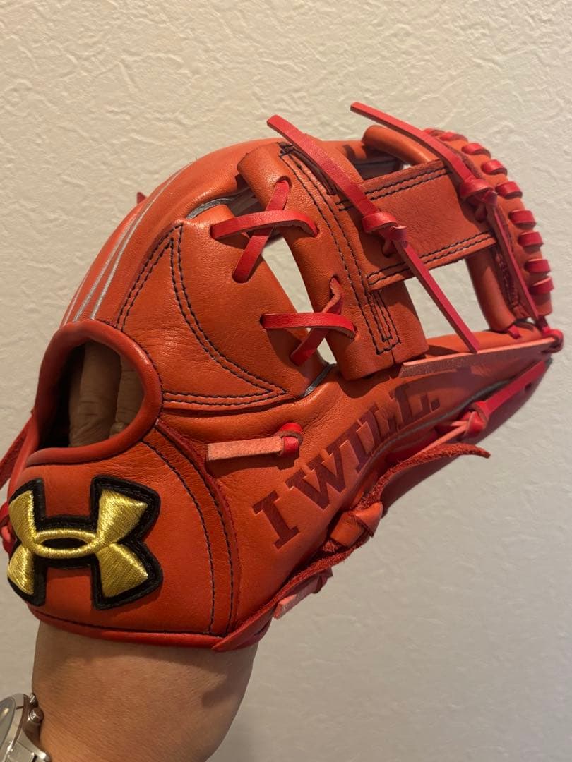 Under Armour 軟式グローブ 赤 136567 ジュニア　少年