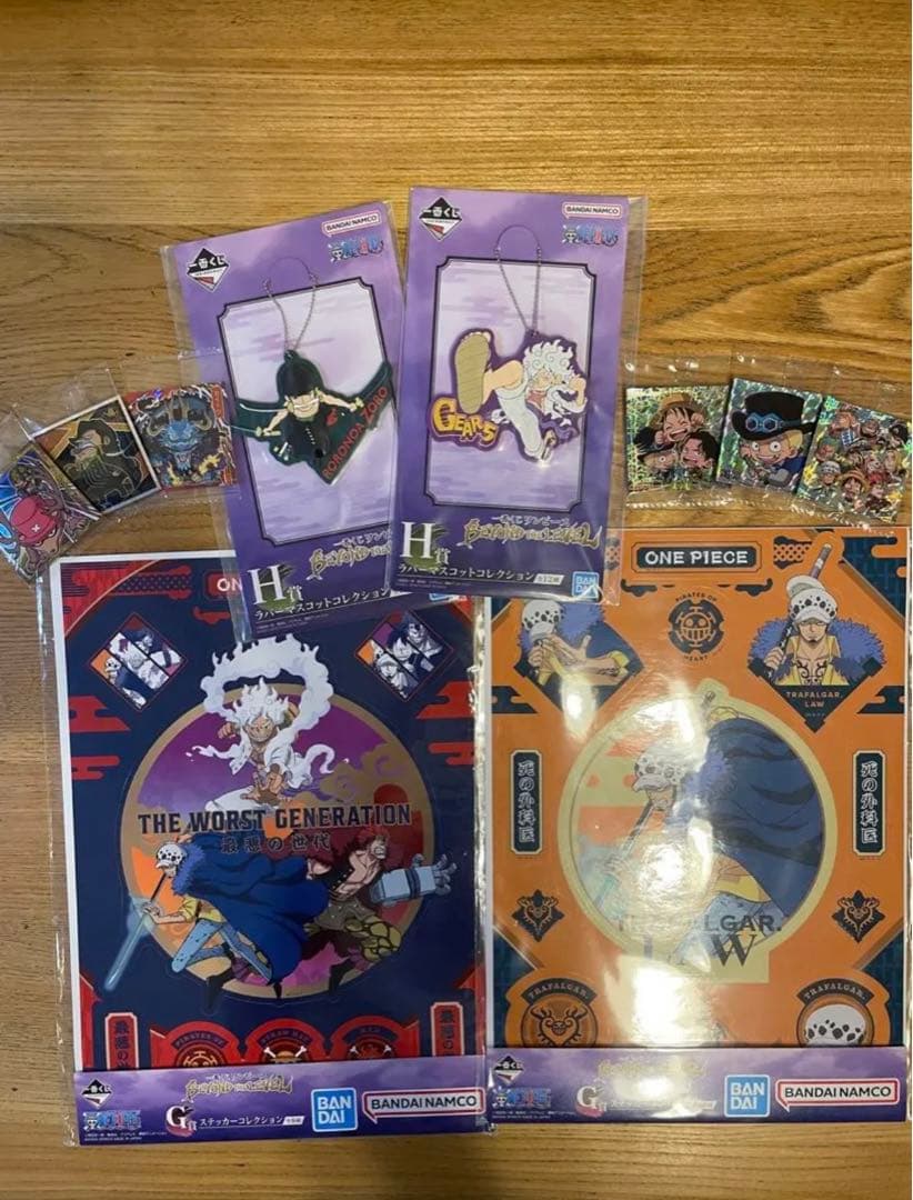 ワンピース　フィギュア，カード，シール等まとめ売り