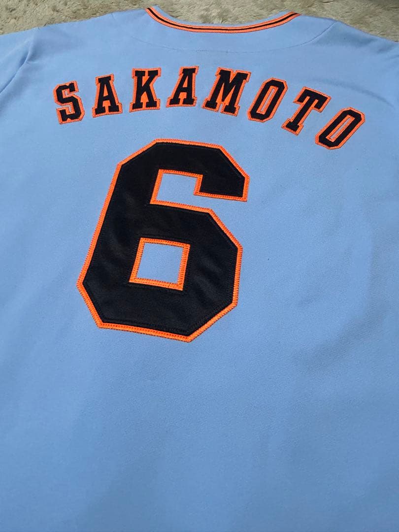 希少な水色 刺繍入アンダーアーマー ジャイアンツ 坂本勇人6 ユニフォーム XL