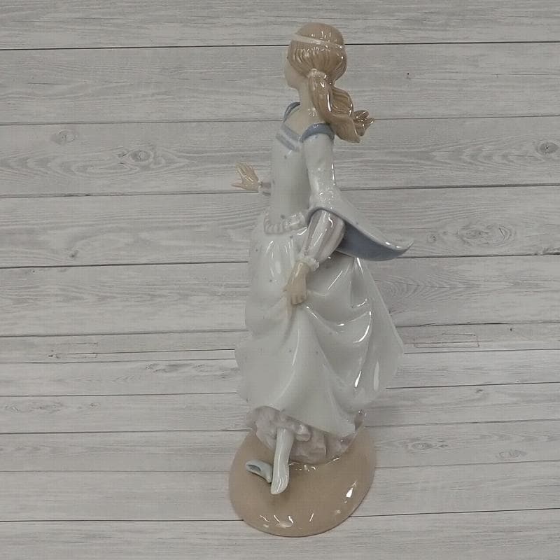 RU-6178 リヤドロ　フィギュリン　シンデレラ　4828 20250809