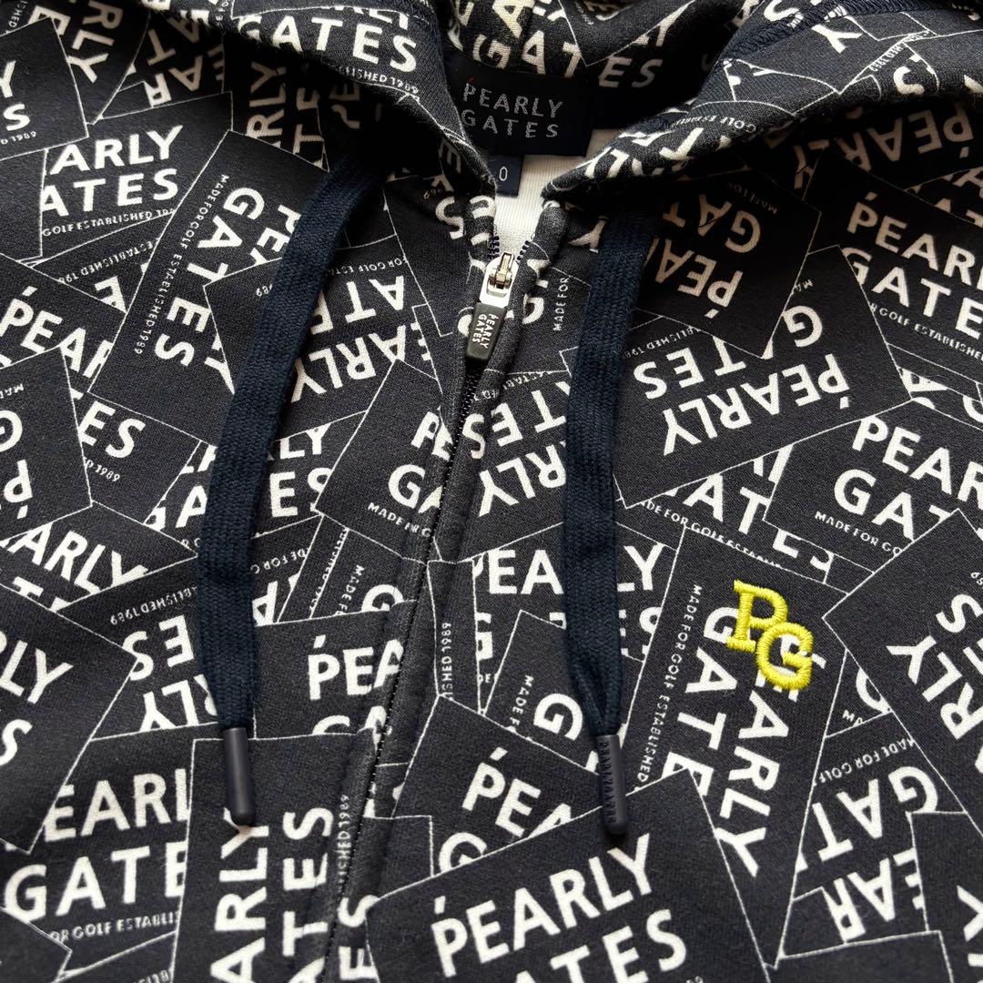 PEARLY GATES フード付きパーカー ダンボールステッカーシリーズ 総柄