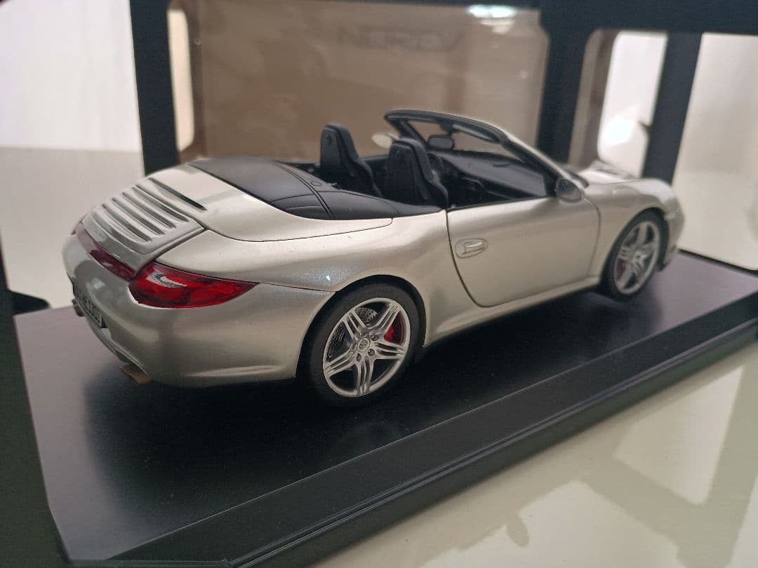 ノレブ NOREV ポルシェ 911 カレラ4S 997-2 2008 1/18