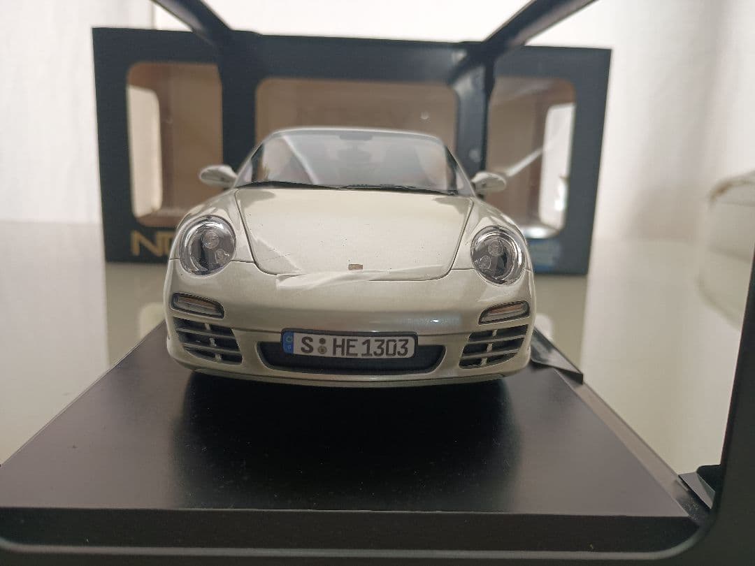 ノレブ NOREV ポルシェ 911 カレラ4S 997-2 2008 1/18