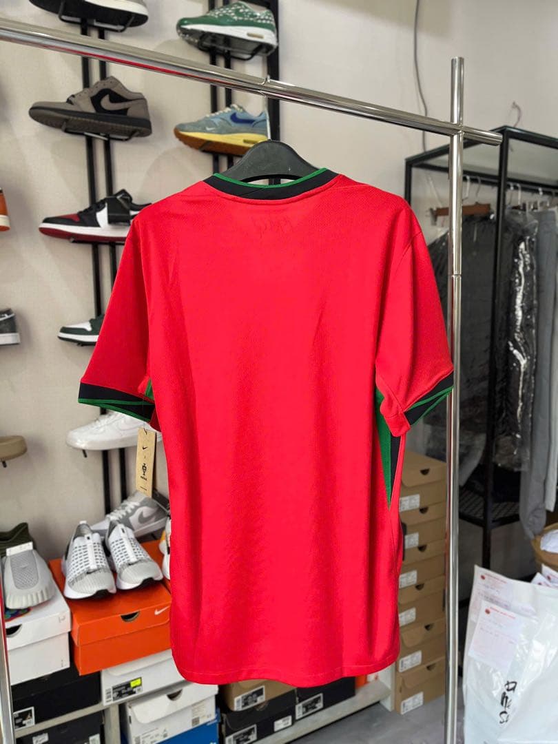 Nike ポルトガル代表 Vネックシャツ 赤