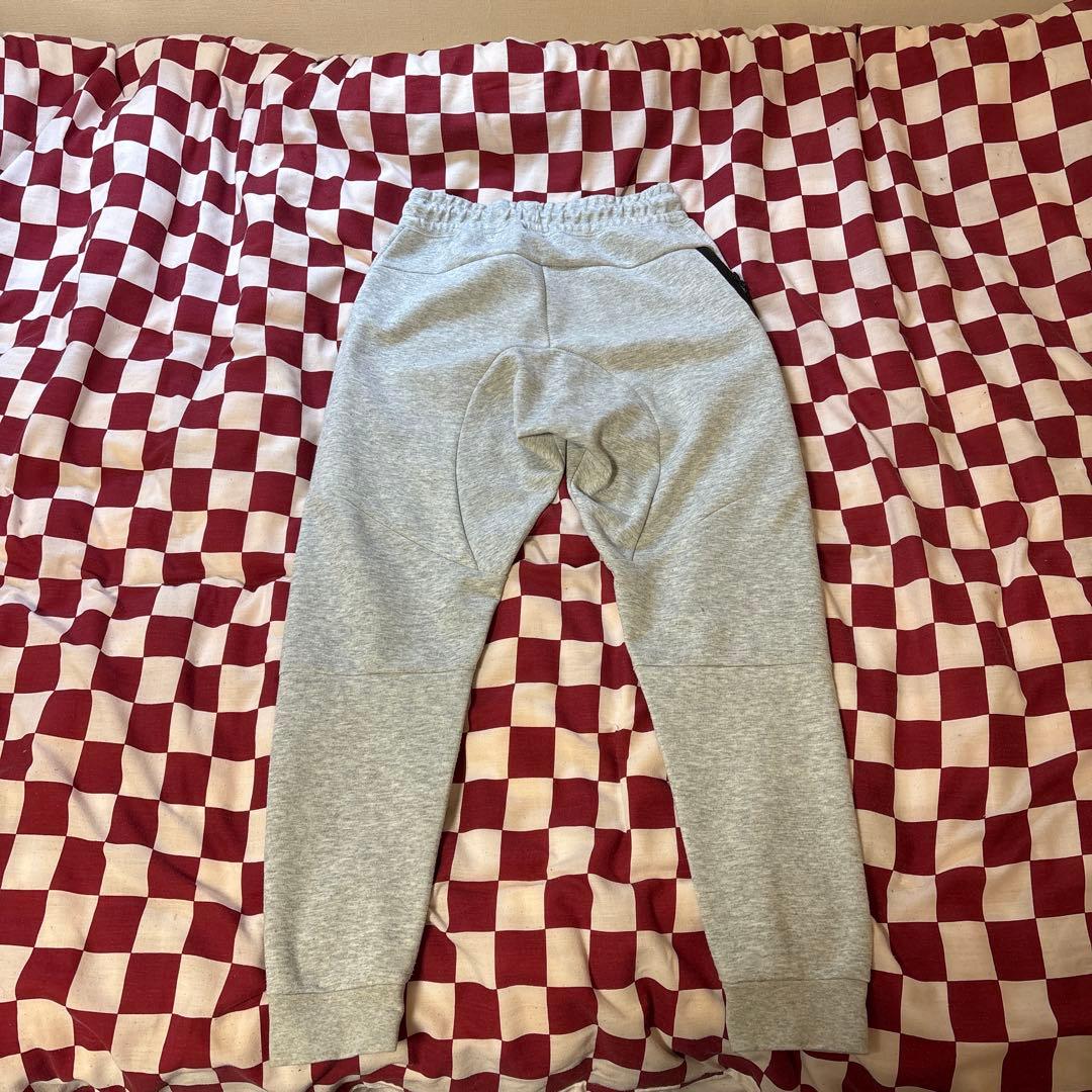 ナイキテックフリース　グレー