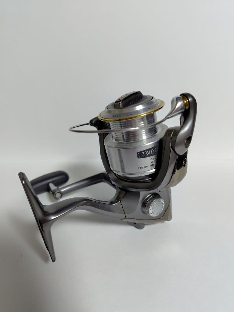 シマノTWINS POWER2500 スピニングリール