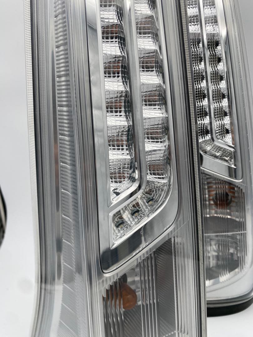 日産 セレナ C26 純正 テールランプ 左右セット LEDテール 点灯確認済み