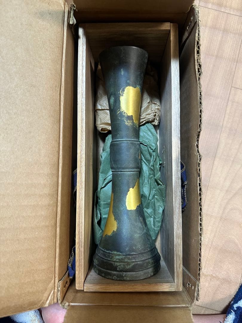 ブロンズ製花瓶 金色アクセント
