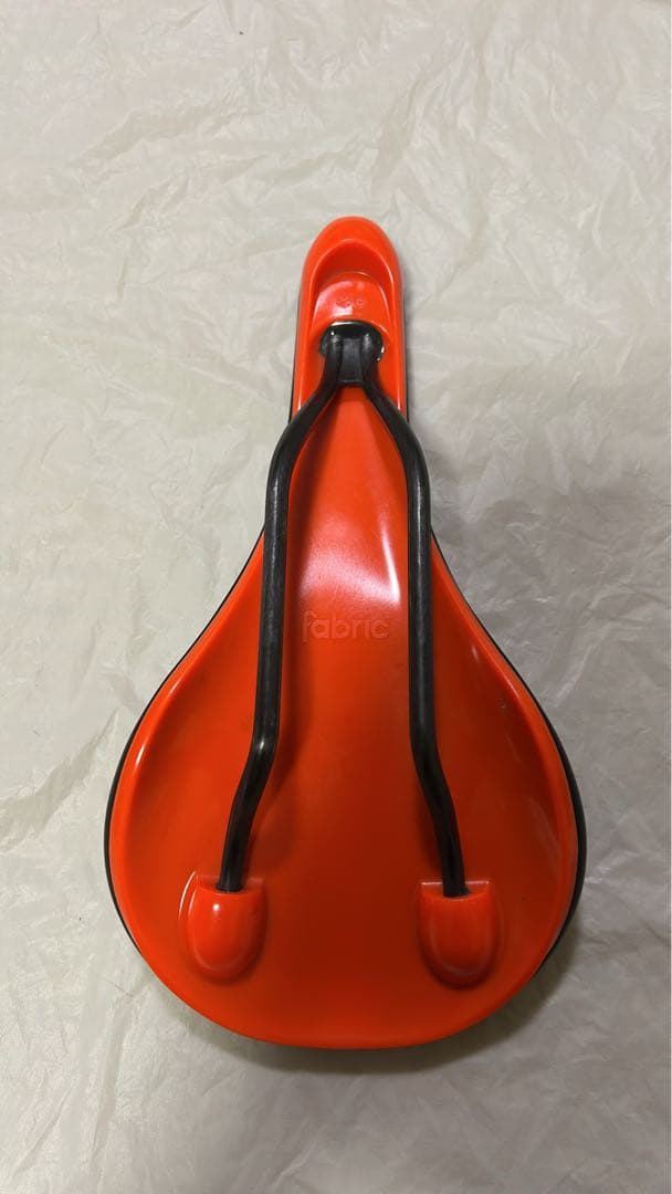 fabric SCOOP PRO RADIUS サドル 142mm
