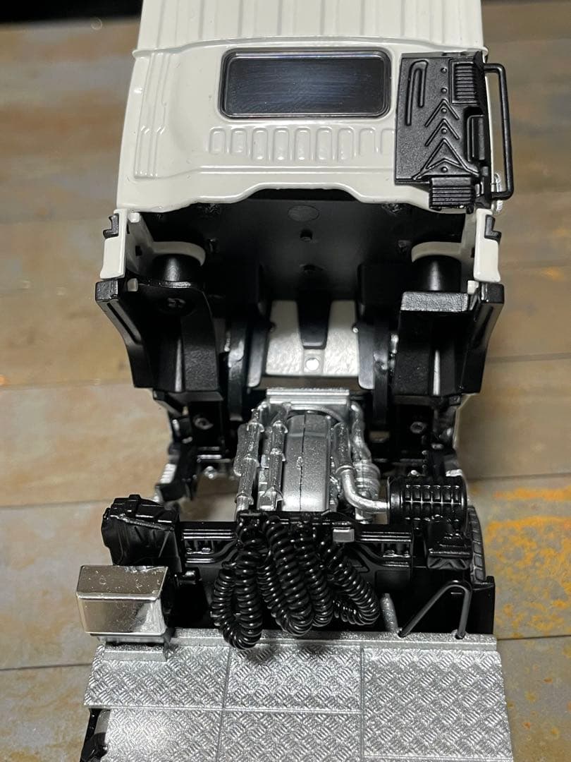 1/50 WSI ISUZU GIGA 6×4 ハイルーフ ホワイト＋16輪トレ
