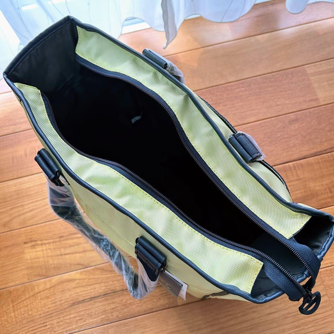 【新品未使用品】トミーヒルフィガーゴルフ　ゴルフトートバッグイエロー