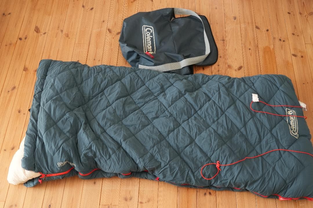 Coleman ダークグレー マルチレイヤースリーピングバッグ　寝袋　シュラフ