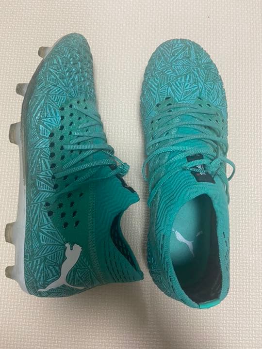 サッカースパイク　PUMA future