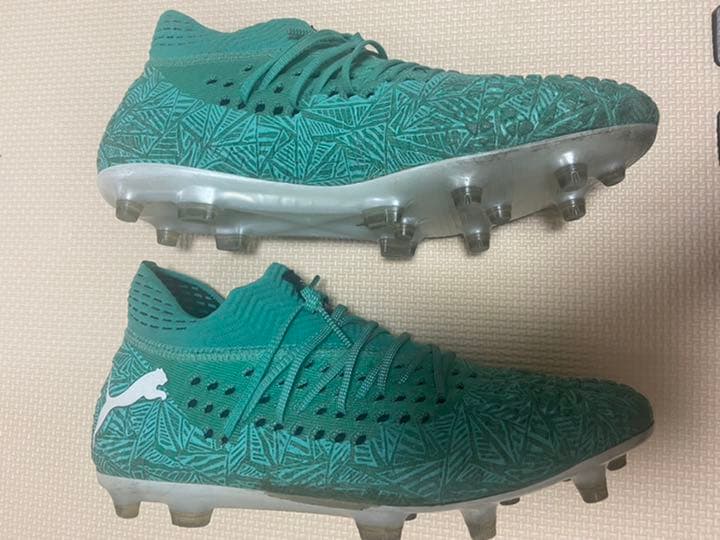 サッカースパイク　PUMA future