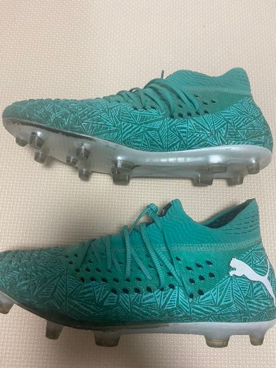 サッカースパイク　PUMA future