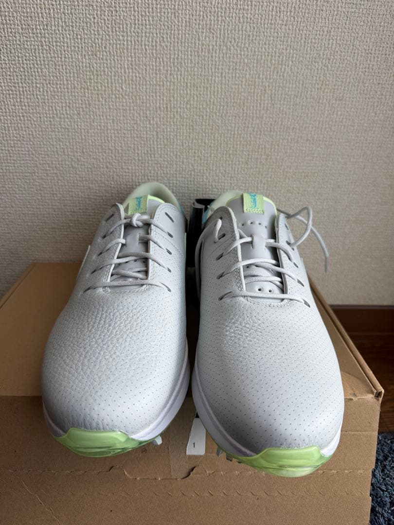 【新品：27.5cm】NIKE AIR ZOOM VICTORY TOUR 3