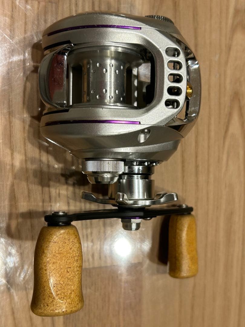 ダイワ　TDジリオン　HLC 100H ベイトリール