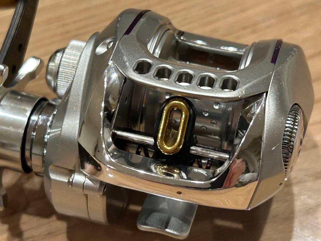 ダイワ　TDジリオン　HLC 100H ベイトリール