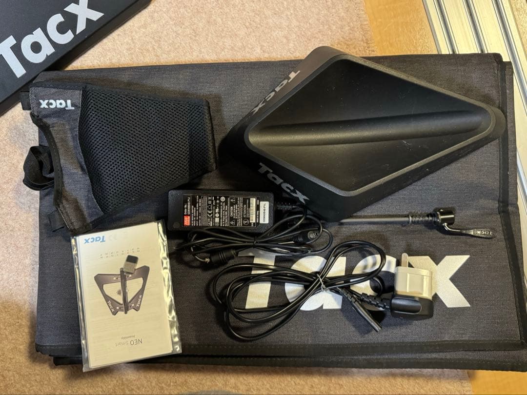 Tacx NEO Smart T2800 付属品セット