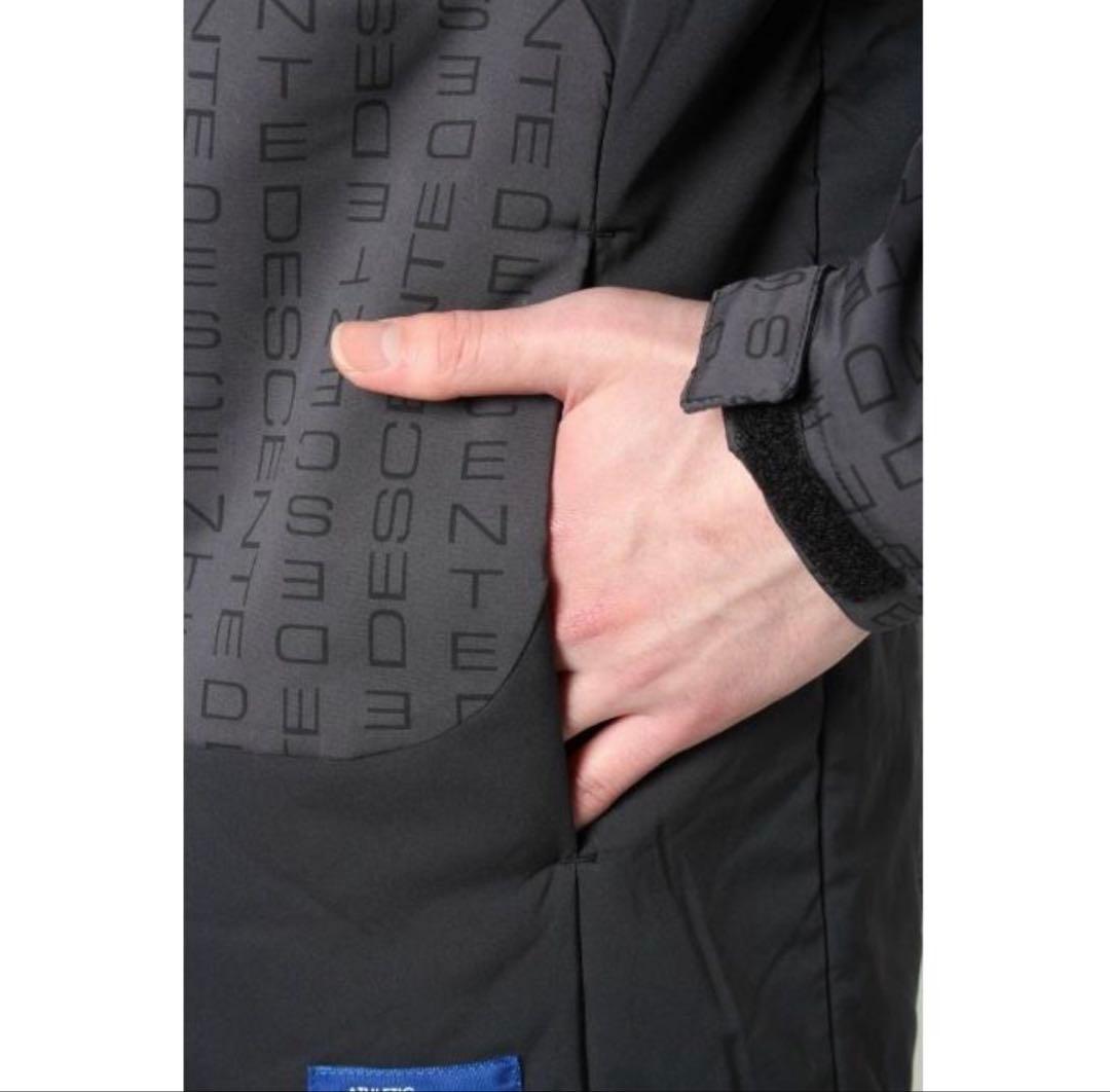 【完売／美品】デサント　ストレッチ中綿ジャケット　ブラック