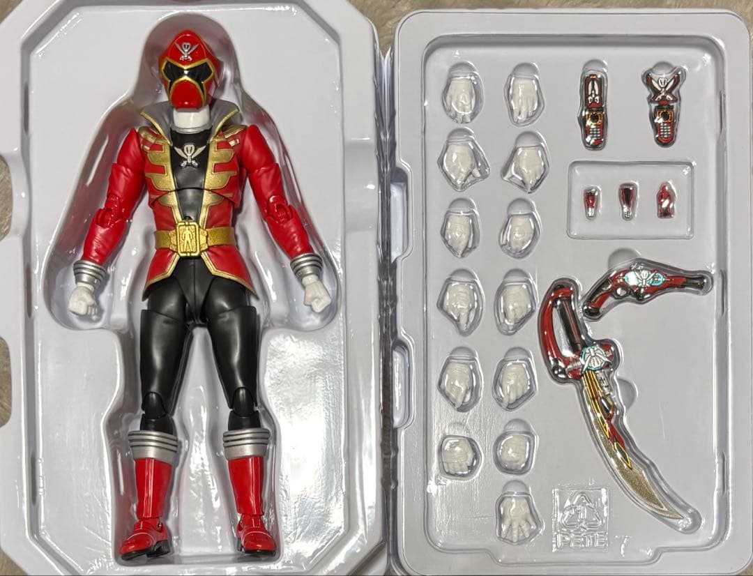 S.H.Figuarts フィギュアーツ　真骨彫製法 ゴーカイレッド　バンダイ