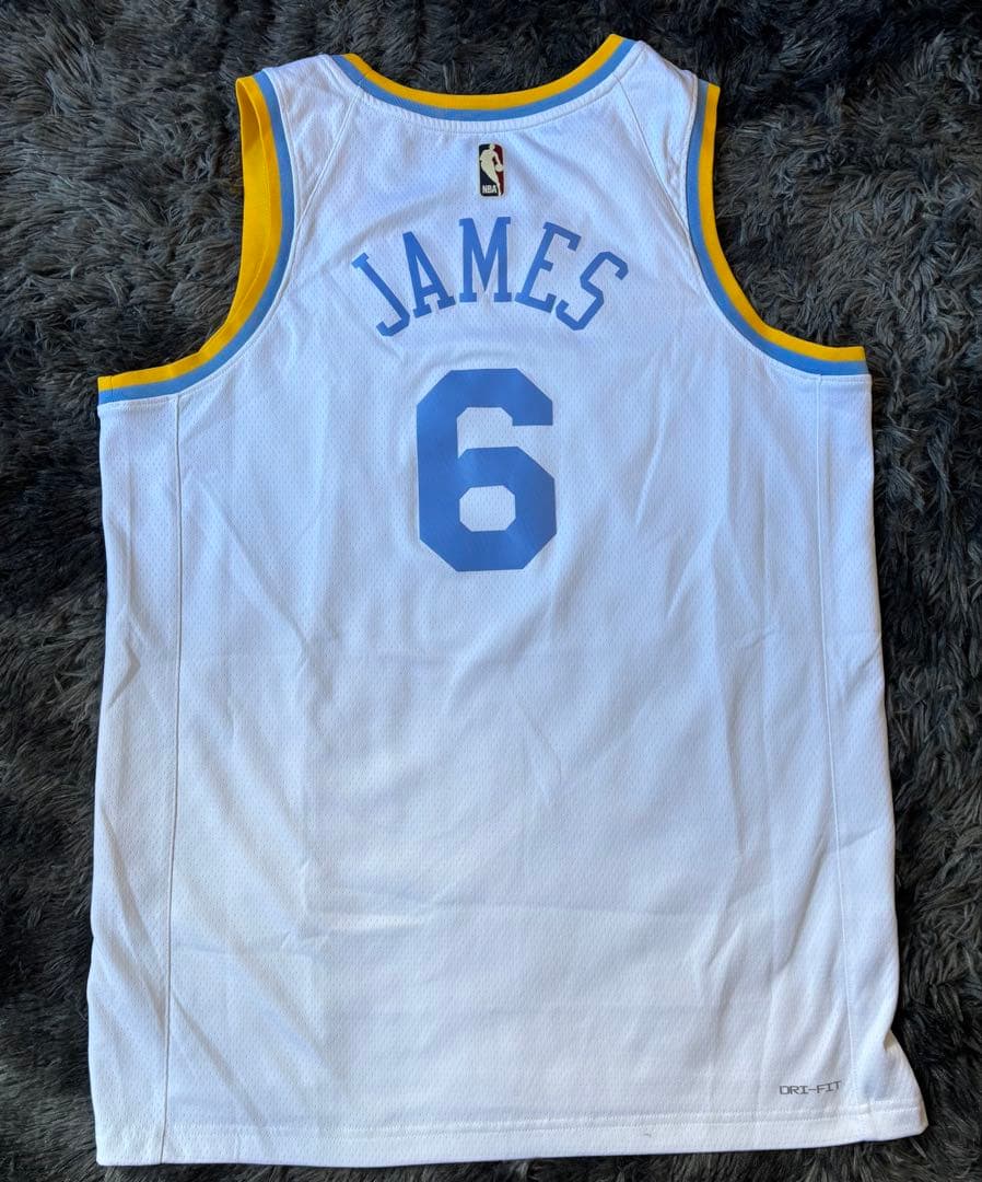 LOS ANGELES LAKERS レブロン・ジェームズユニフォーム