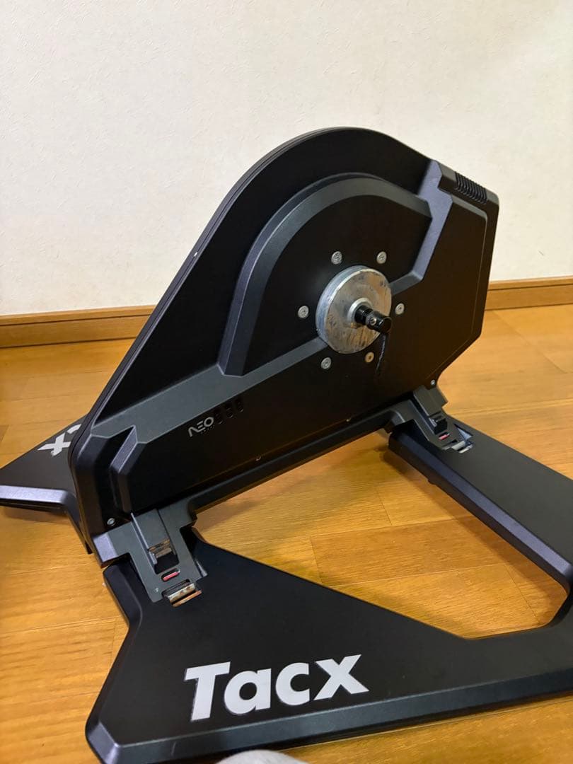Tacx NEO Smart スマートローラー