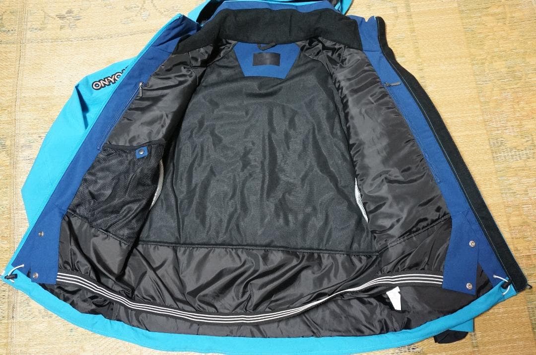 未使用 ONYONE オンヨネ スキーウエア 上下セット L