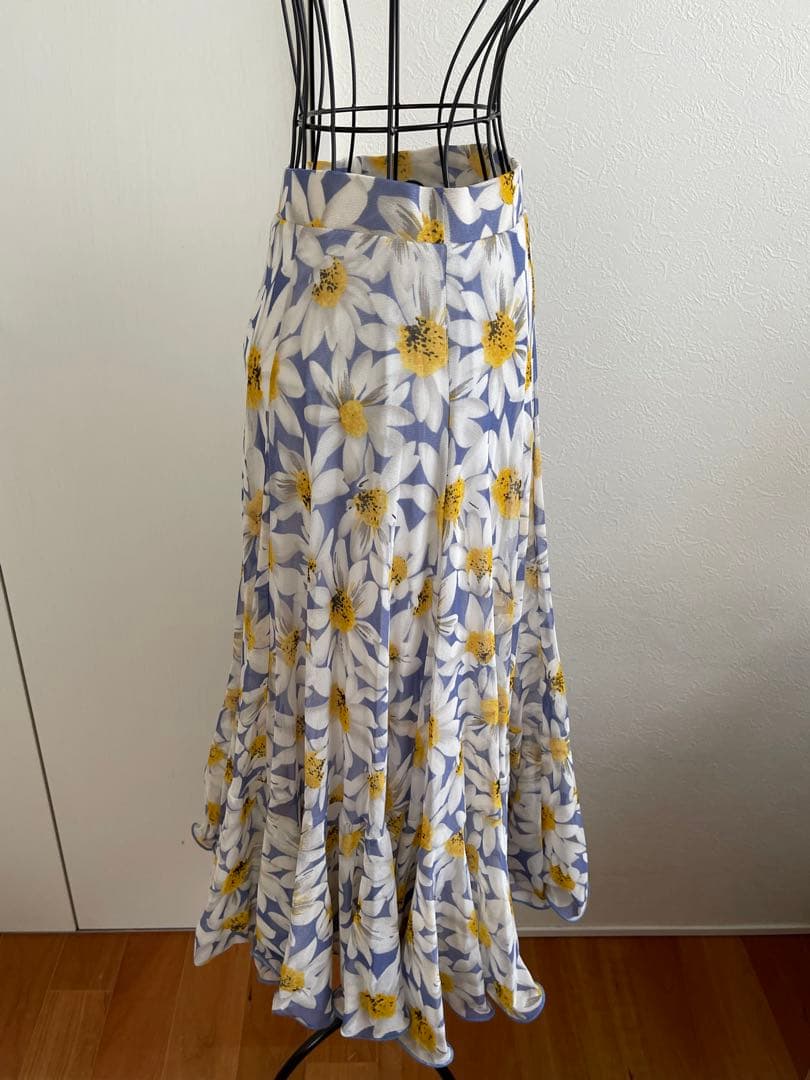 ❤️USED❣️美品❣️社交ダンス　ミディアムスカート　花柄❤️