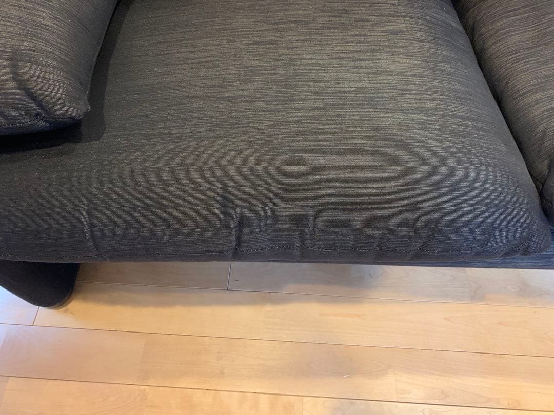 Cassina ダークグレー 3人掛けソファ