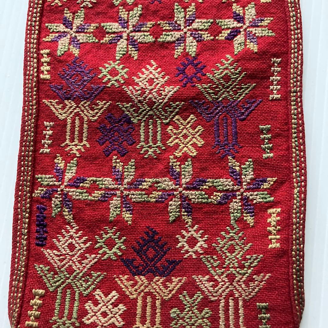 アンティーク古布　トルコ少数民族ヨルク族の刺繍サッシュ