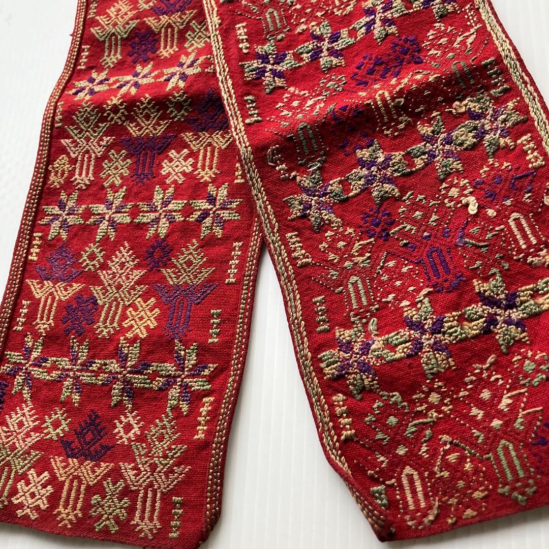 アンティーク古布　トルコ少数民族ヨルク族の刺繍サッシュ