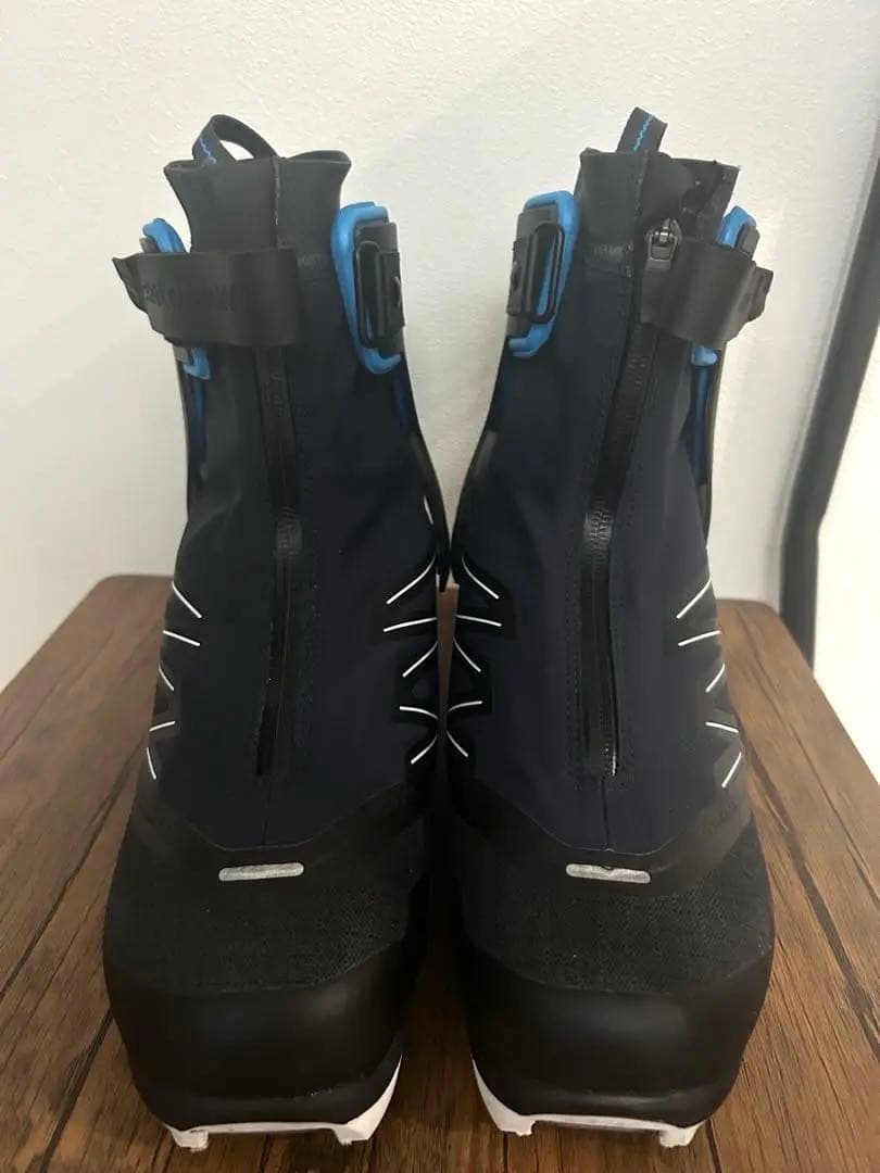 SALOMON スキー用ブーツ 黒/青　RS8 スケーティング 2024年モデル