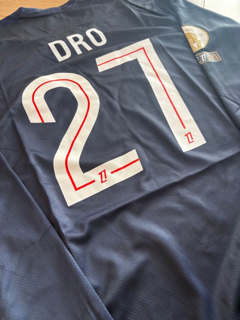 ドロ・フェルナンデス　PSG 25-26 ユニフォーム