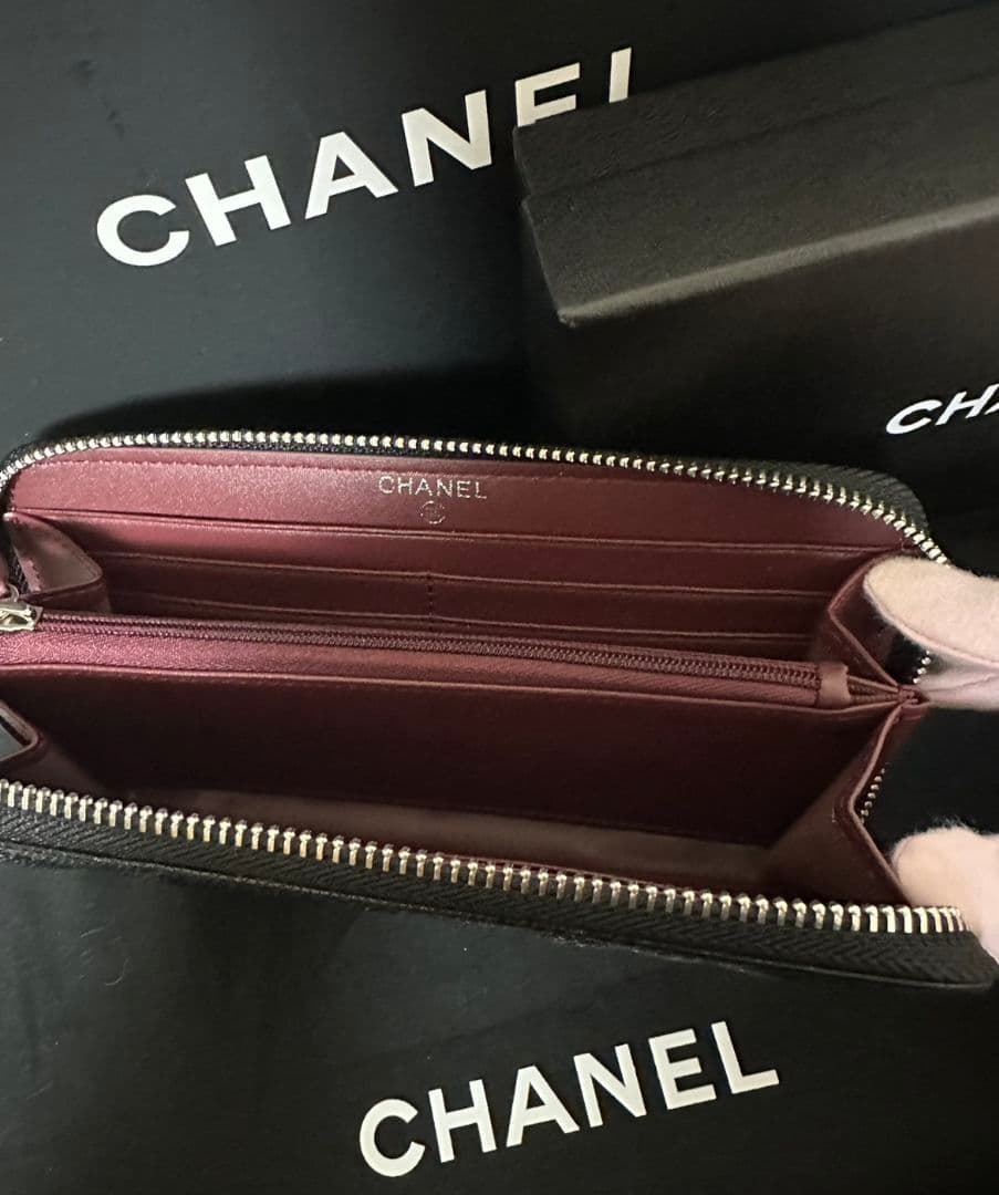 CHANELノベルティレザーラウンドファスナー長財布ブラックシルバー