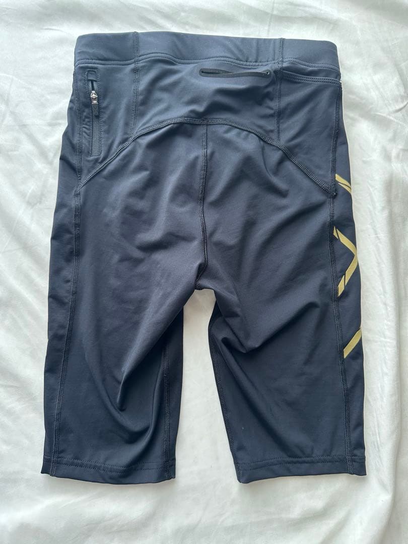 2XU コンプレッションハーフタイツ　XSサイズ