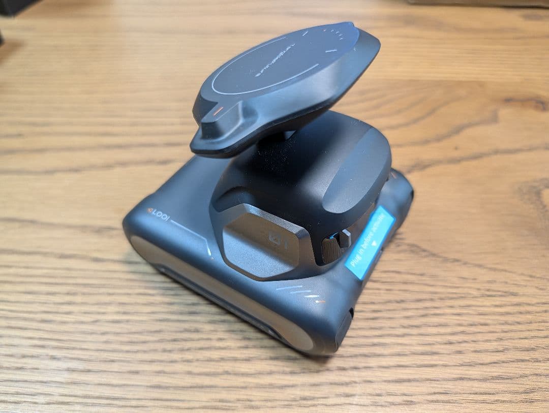 シュミ　LOOI Robot（ChatGPT搭載)