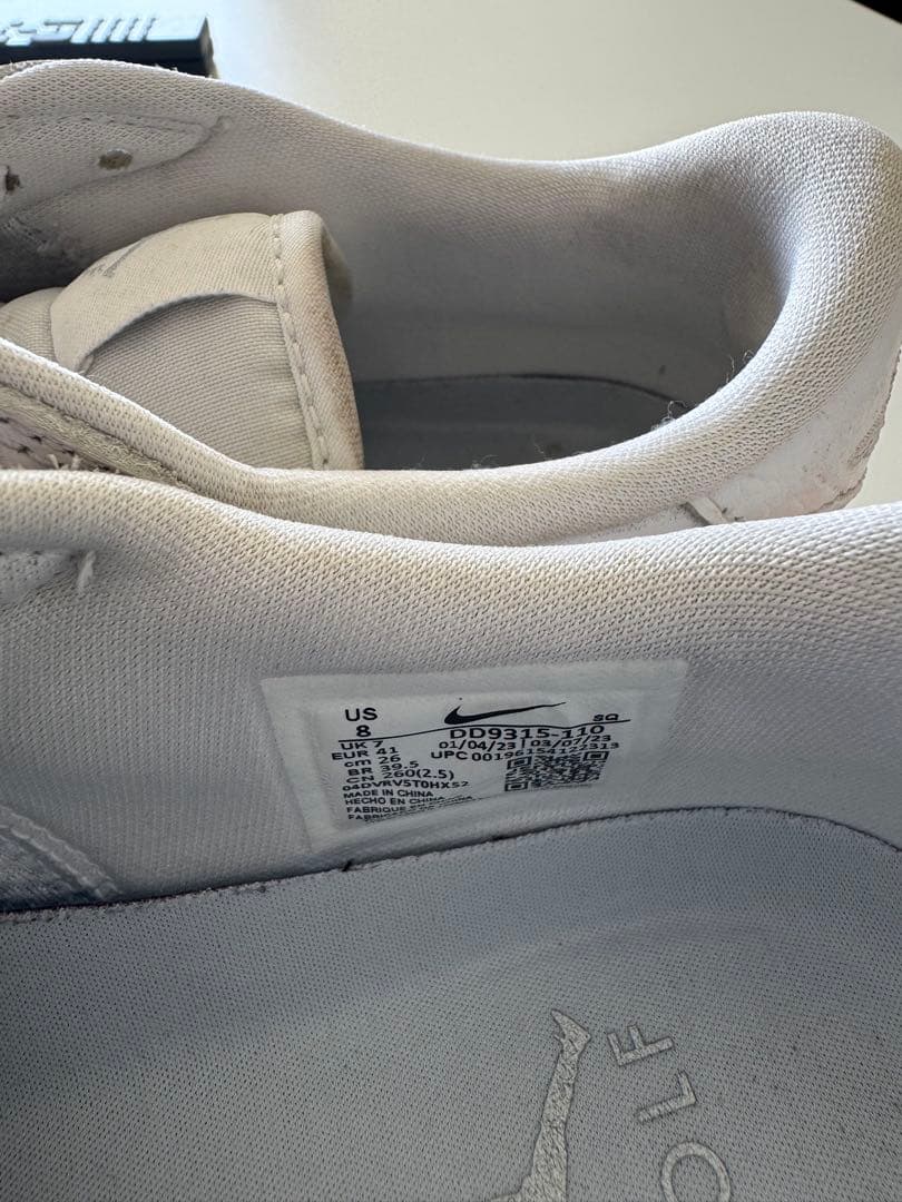Jordan ホワイト スニーカー