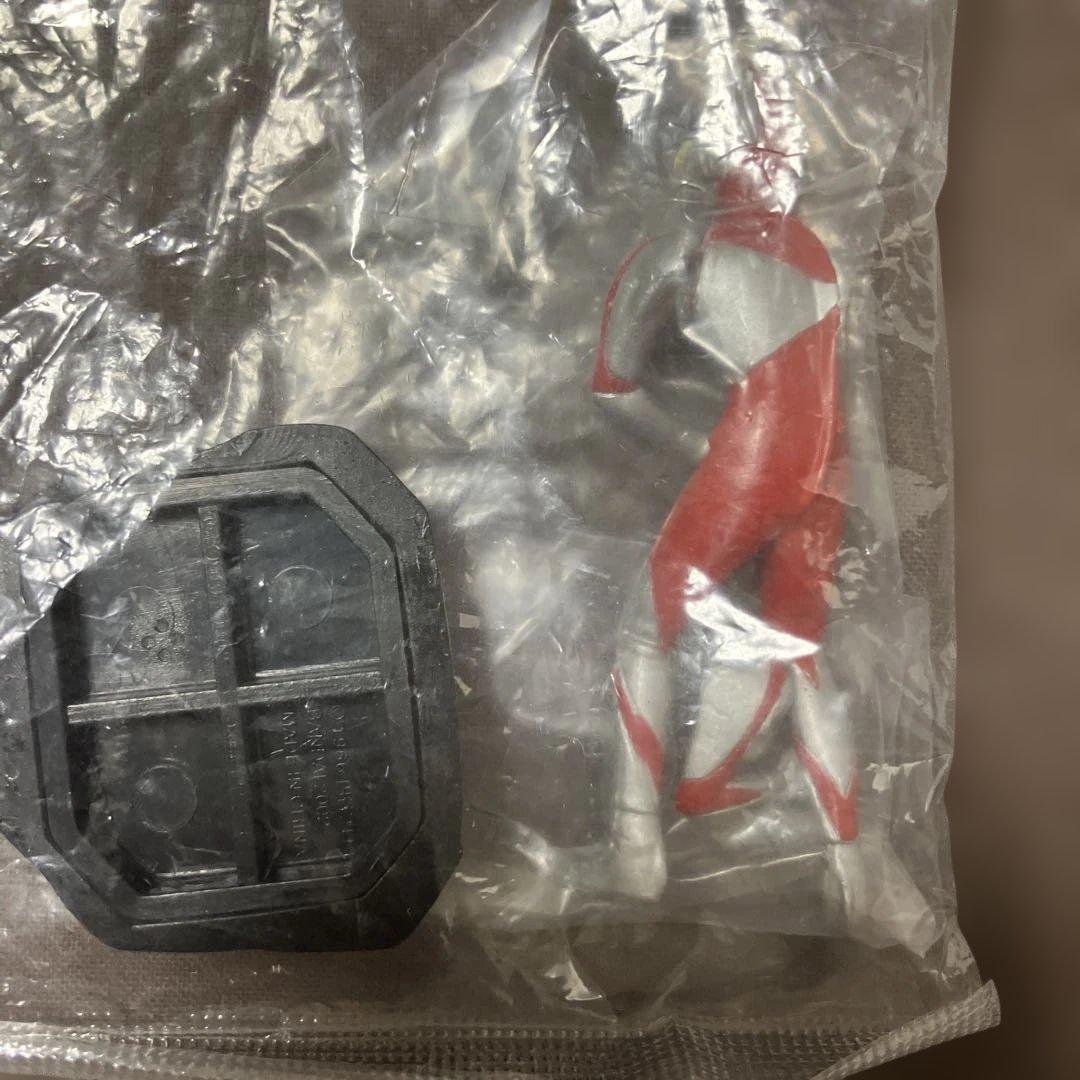 ウルトラ怪獣名鑑2 全10種中の内4種　未開封