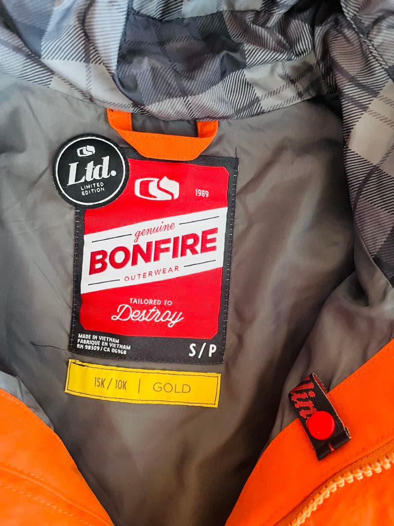 ★超美品★BONFIRE スノーボードジャケット防水性15K/10K サイズS