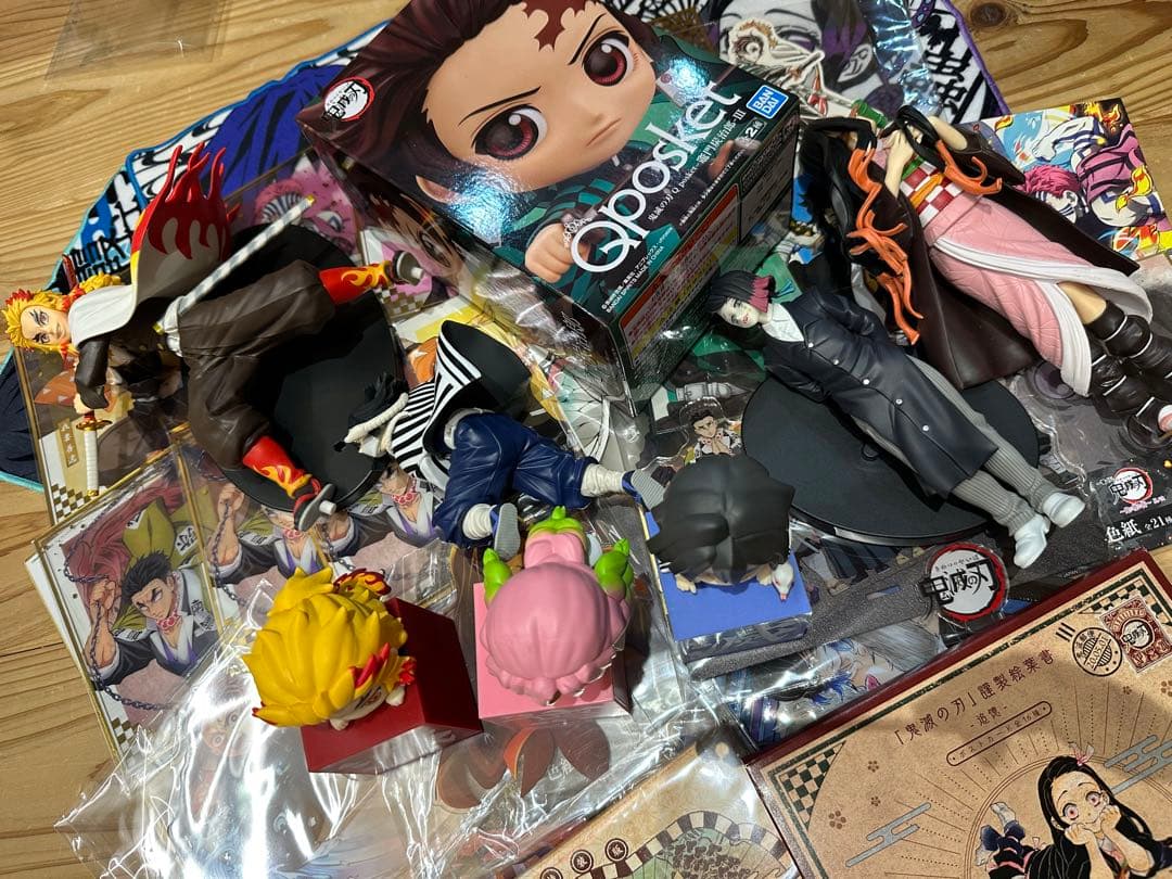 ③ 700 鬼滅の刃　アニメグッズ　超大量　まとめ売り