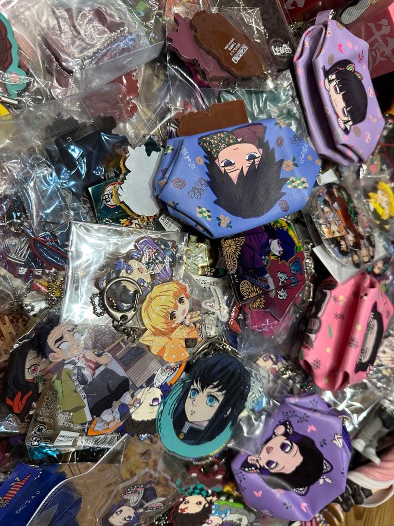 ③ 700 鬼滅の刃　アニメグッズ　超大量　まとめ売り