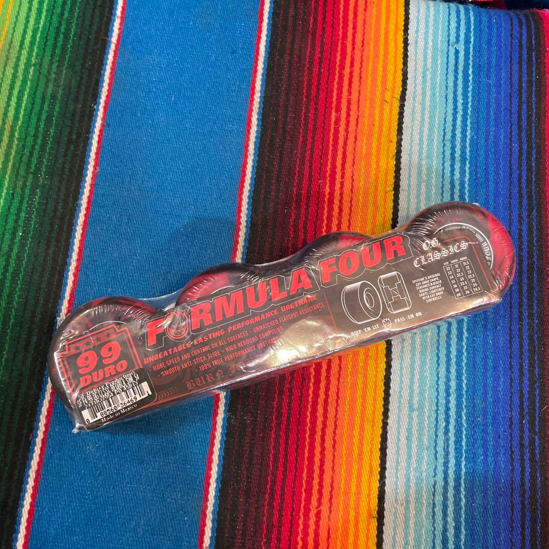 スピット　Spitfire Formula Four 06 54mm