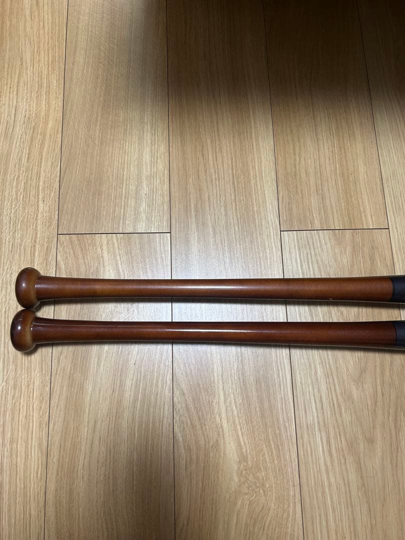 V51 ヴィクタス　硬式木製バット　84センチ 2本セット