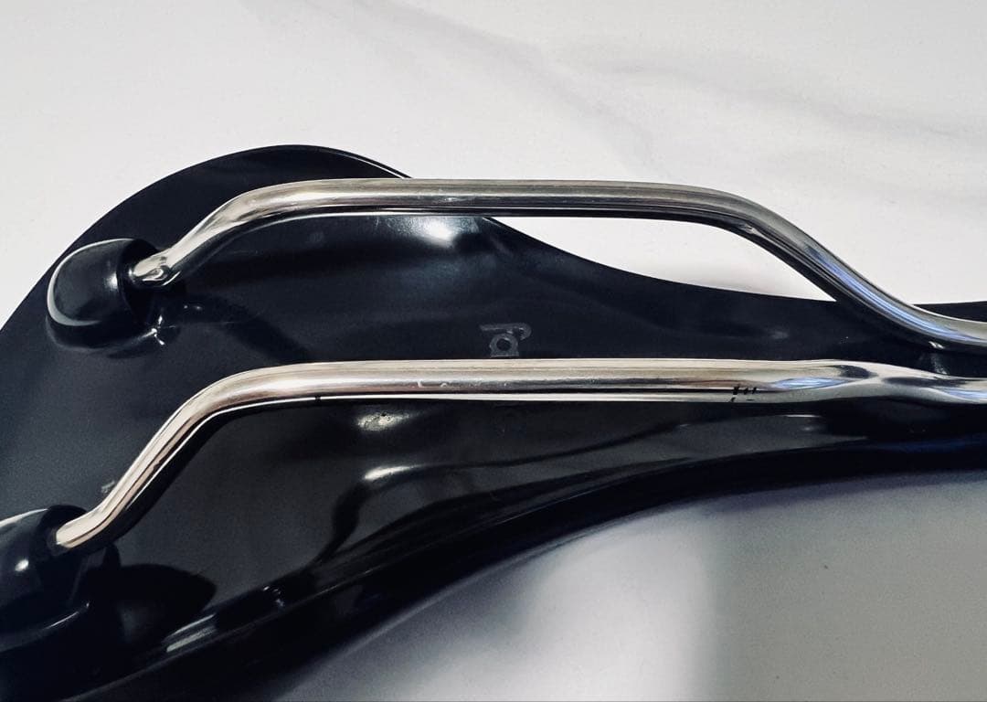 Fabric SCOOP RACE SHALLOW サドル チタン142mm