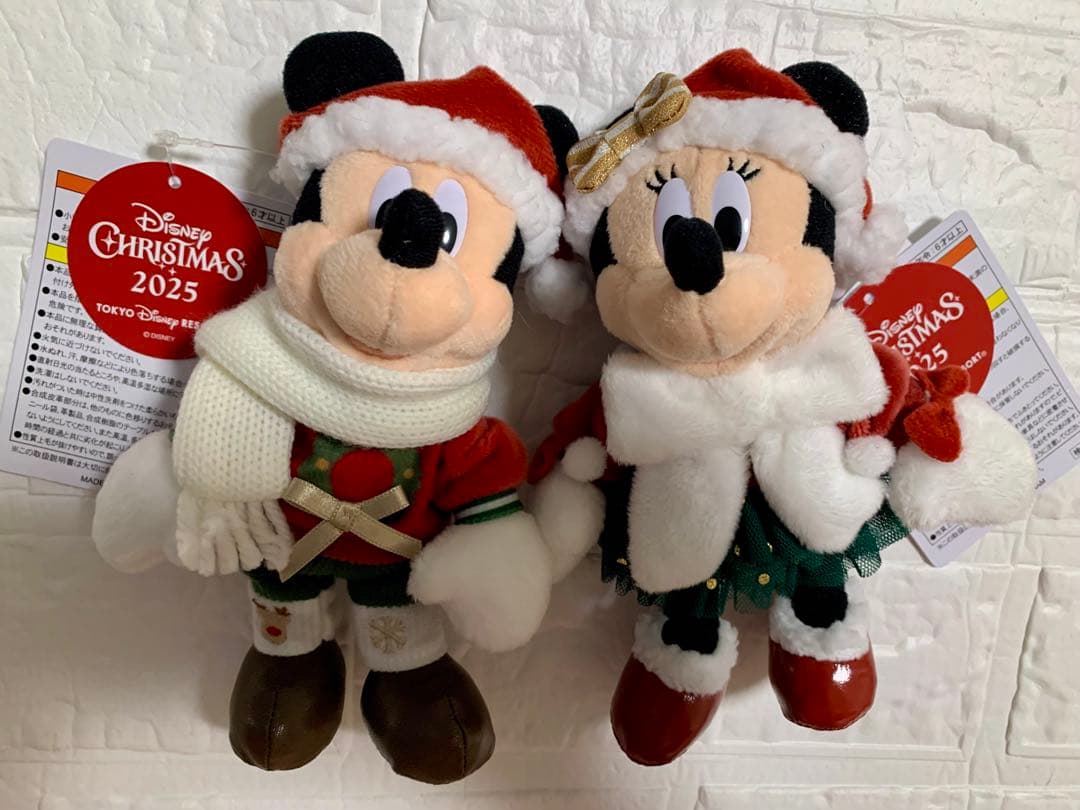 新品タグ付き　ぬいぐるみバッジ　ミッキー・ミニー　２体　ディズニークリスマス