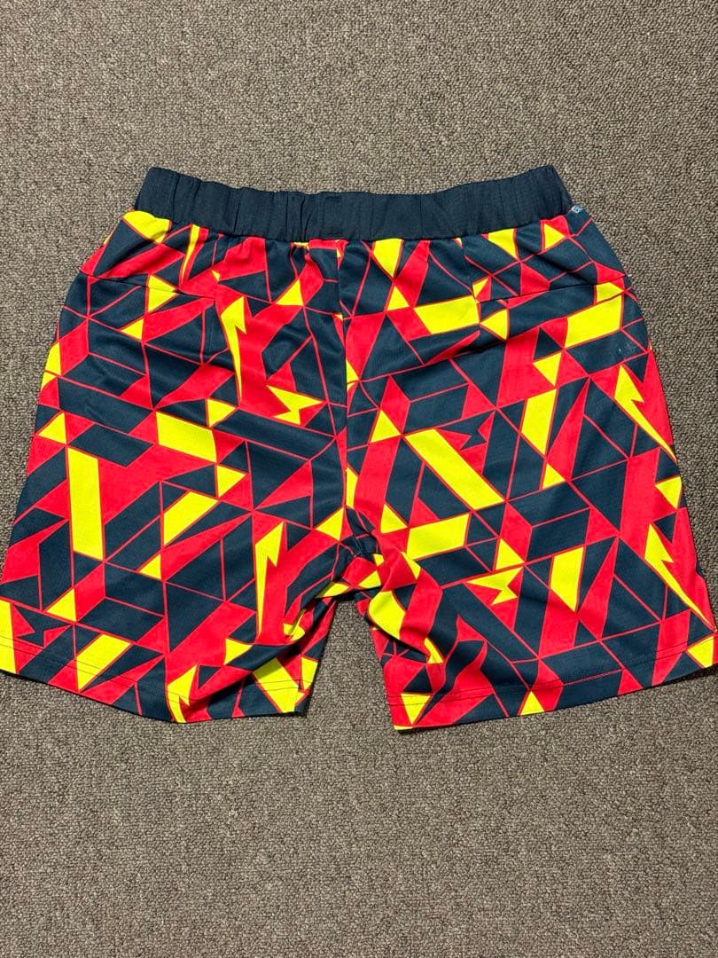 ヨネックスハーフパンツ　柄パン　Mサイズ
