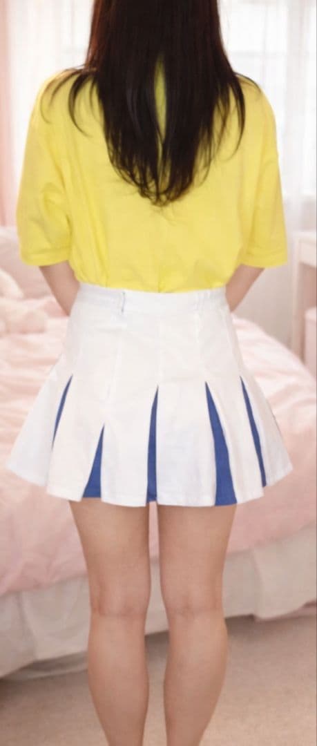 ビール　ガール　売り子　販売員　制服　ユニフォーム　チア　スカート　娘　野球
