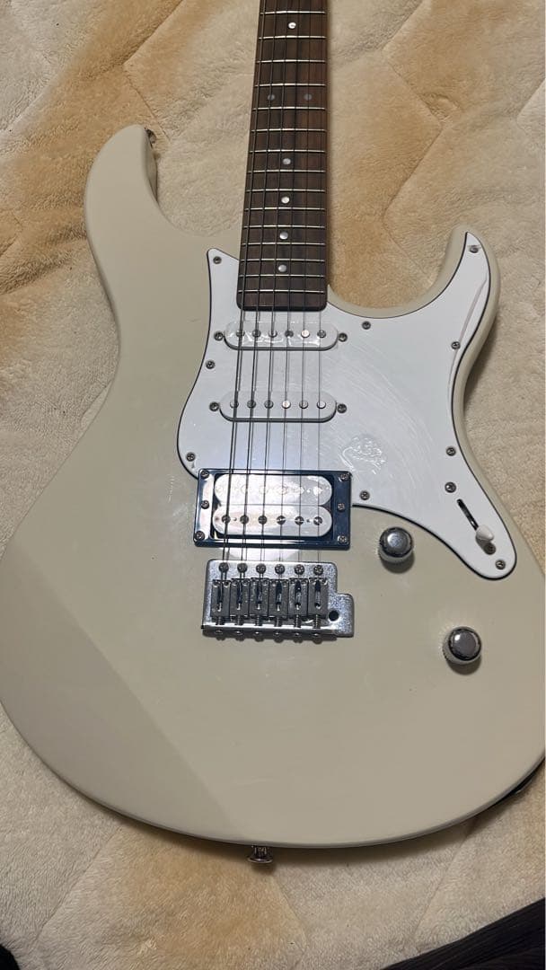 YAMAHA パシフィカ112エレキギター　カバーケース、ストラップ、説明書付き