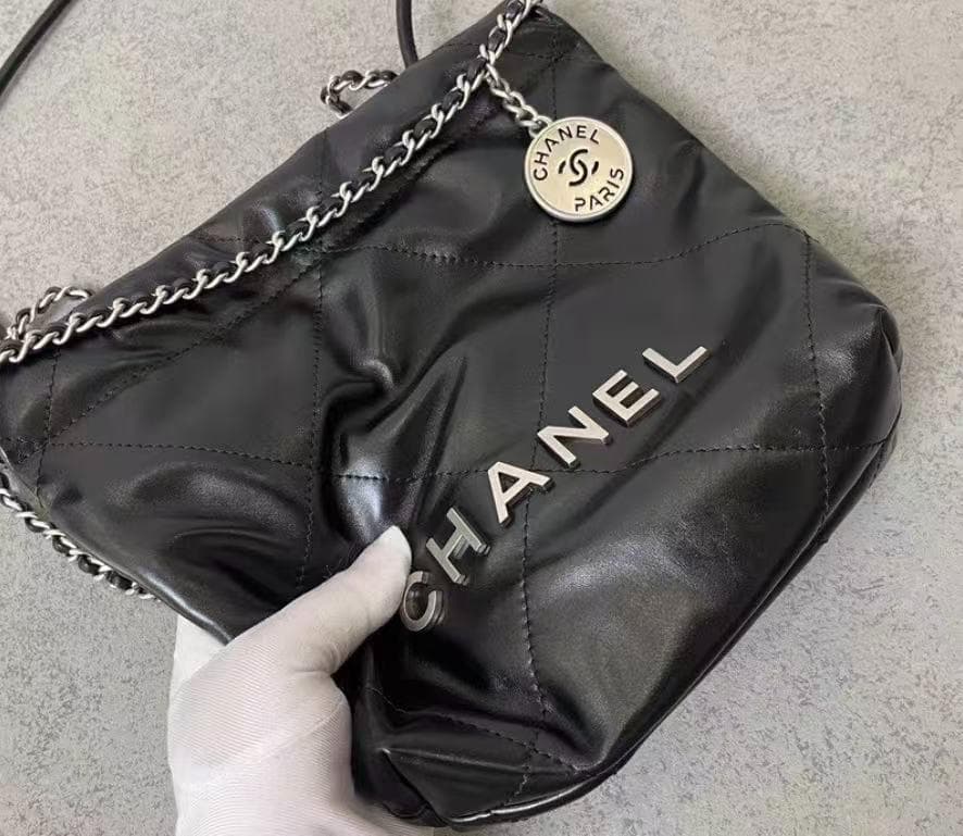 ✨新品✨ VIP限定 ブラックレザーショルダーバッグ